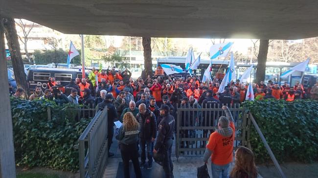 Trabajadores de Alcoa ante el SEPE | COMITÉ EMPRESA ALCOA ep trabajadoresalcoasepe