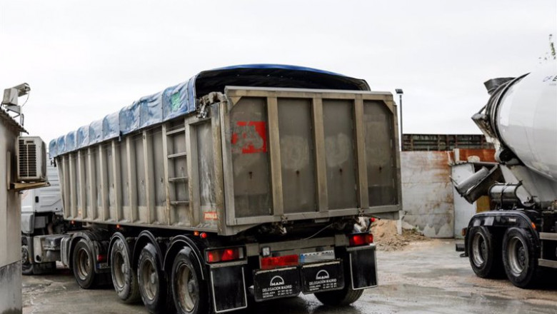 Un camión en una empresa de hormigón del Polígono Industrial Prado Overa | Jesús Hellín - Europa Press - Archivo ep un camion en una empresa de hormigon del poligono industrial prado overa