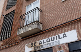 ep un cartel anuncia un alquiler a 9 de enero de 2024 en madrid espana