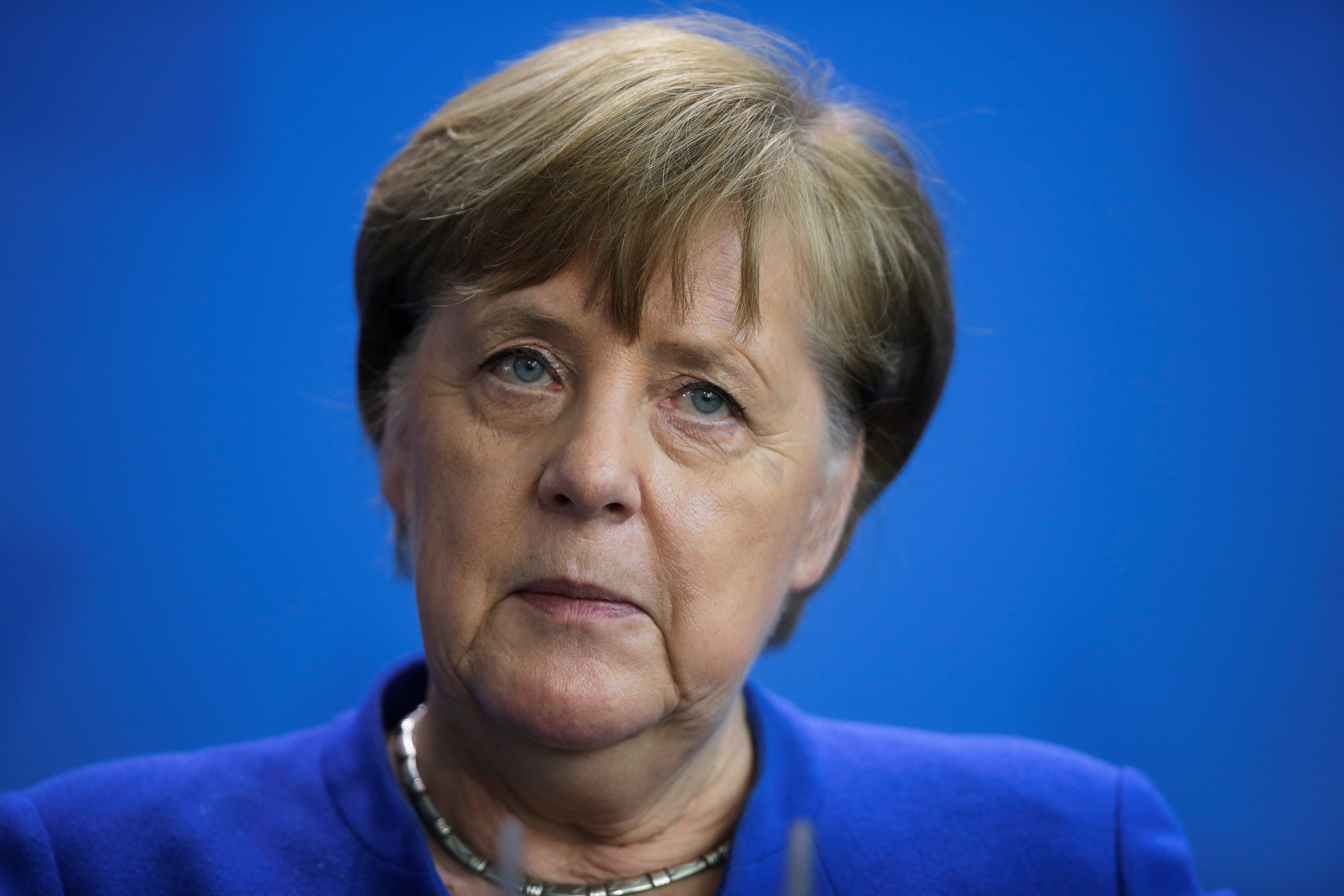 l-allemagne-doit-faire-plus-pour-aider-ses-partenaires-de-l-ue-dit-merkel