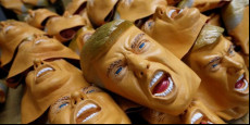 trump-masque