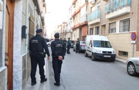 ep agentes vigilancasabalerma almeria dondepadrematadosu hijo