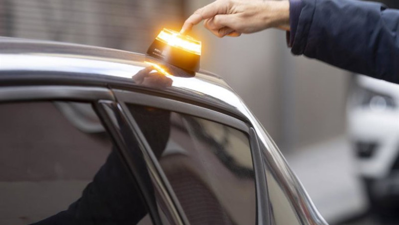 ep archivo   baliza v16 de emergencia para vehiculos