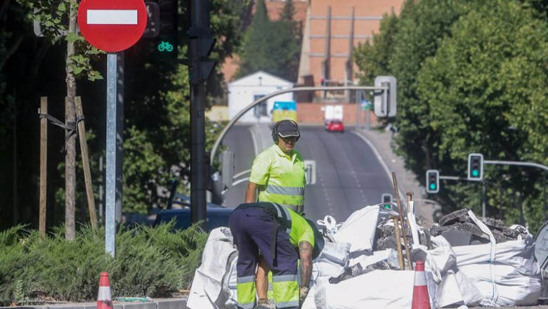ep archivo dos trabajadores de la construccion a 2 de agosto de 2023 en madrid espana la comunidad ep archivo dos trabajadores de la construccion a 2 de agosto de 2023 en madrid espana la comunidad