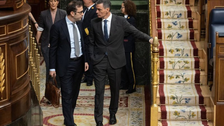 ep archivo   el ministro de economia carlos cuerpo i y el presidente del gobierno pedro sanchez d