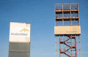 ep archivo   exteriores de la factoria arcelormittal en aviles asturias