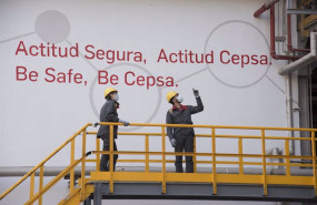 ep archivo   seguridad en la planta de cepsa en san roque cadiz