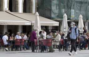 ep archivo   varias personas en la terraza de un bar 20220419183403