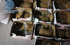 ep detienen a un joven en dos hermanas sevilla que simulaba una mudanza para trasladar tabaco de