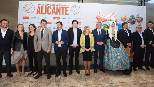 ep easyjet abre su nueva base en alicante con tres aviones 22 rutas y un centenar trabajadores