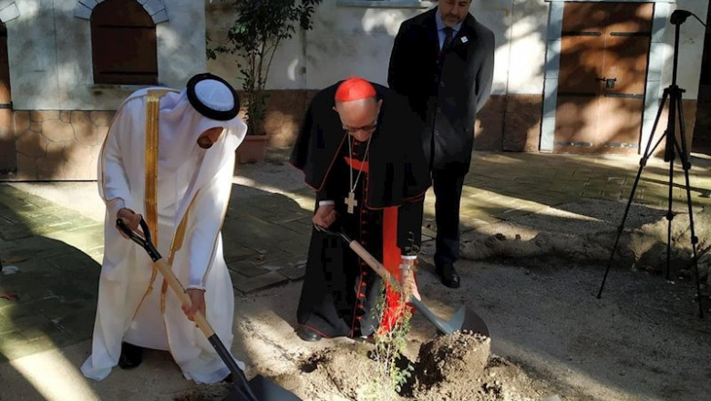 ep el cardenal arzobispo de barcelona joan josep omella y el consul de emiratos arabes unidos eau en ep el cardenal arzobispo de barcelona joan josep omella y el consul de emiratos arabes unidos eau en