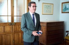 ep el presidente de la ceoe antonio garamendi a su llegada a los cursos de verano de 2024 de la uimp