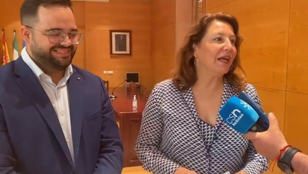 ep la consejera de agricultura carmen crespo atiende a los medios en zurgena almeria