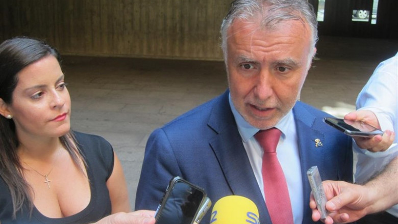 La consejera de Turismo, Yaiza Castilla y el presidente de Canarias, Ángel Víctor Torres, atienden a los medios de comunicación | EUROPA PRESS ep la consejera de turismo yaiza castilla y el presidente de canarias angel victor torres atienden a
