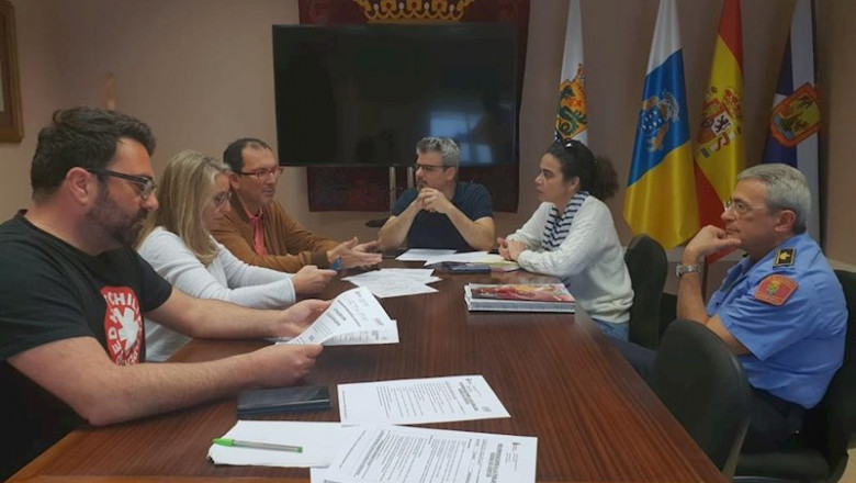 ep reunion en el ayuntamiento de puerto de la cruz para decidir la suspension de los actos del