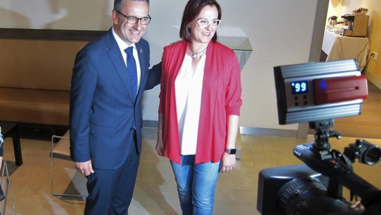 El secretario general del PSRM, Diego Conesa, con diputada regional y la candidata a la Presidencia de la CARM por Ciudadanos, Isabel Franco | EUROPA PRESS ep secretario generalpsrm diego conesa con diputada regionalla candidatala presidenciala carmciudadanos isabel franco