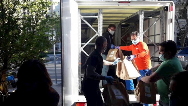 Seur pone su red logística y su capacidad operativa para trasladar material sanitario y alimentos | SEUR ep seur pone su red logistica y su capacidad operativa para trasladar material sanitario y alimentos
