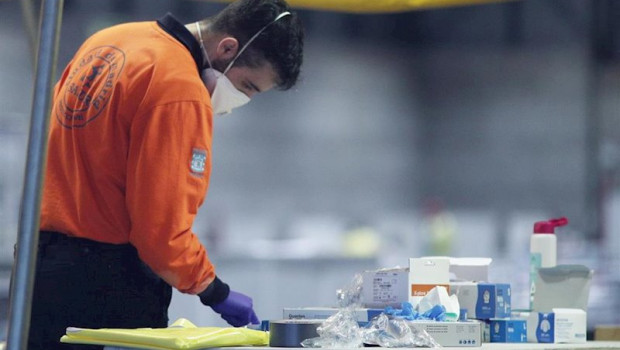 ep un joven de proteccion civil del samur trabaja en ifema