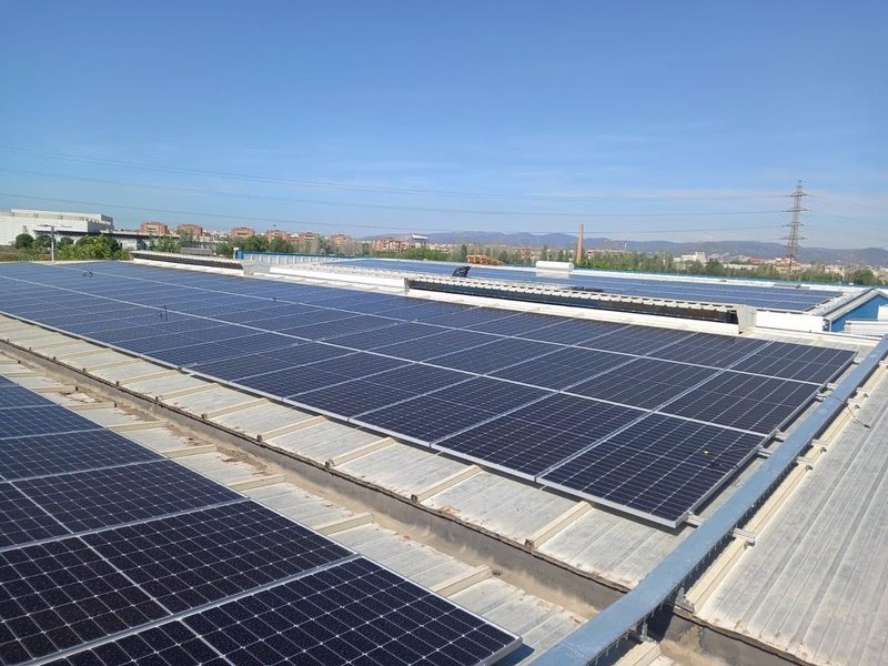 La demanda eléctrica nacional bajó un 1,3% en agosto, según Redeia