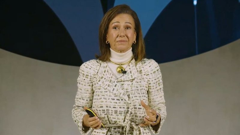 Santander revisa a la baja sus ingresos de 2025 por la venta de su filial polaca