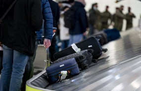 ep archivo   maletas del vuelo de los espanoles repatriados a su llegada al aeropuerto adolfo suarez