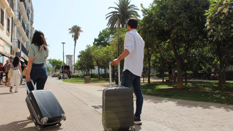ep archivo   turistas con maletas