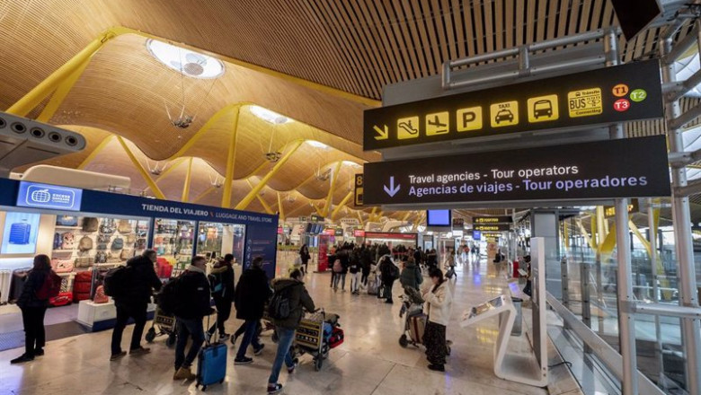 ep archivo varias personas en las instalaciones aeropuerto adolfo suarez madrid barajas con motivo ep archivo varias personas en las instalaciones aeropuerto adolfo suarez madrid barajas con motivo
