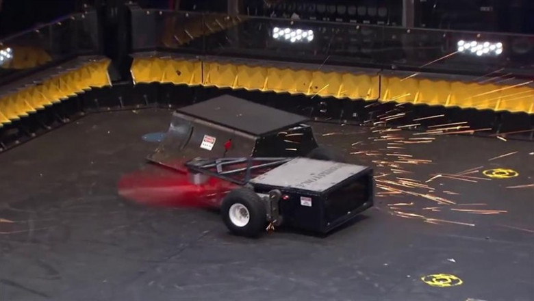 Batalla de robots del canal BattleBots, captura | BATTLEBOTS / YOUTUBE ep batallarobotscanal battlebots captura