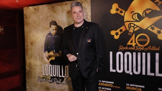 ep cantante loquillo presentadiscogirasus 40 anoslos escenarios