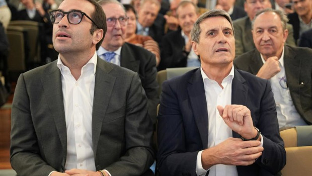 ep de izquierda a derecha el ministro de economia carlos cuerpo y el delegado del gobierno en