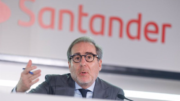 ep el consejero delegado de grupo santander hector grisi interviene durante la presentacion de los