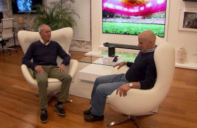 ep el periodista jose angel de la casa izquierda y el exfutbolista juan senor derecha analizan el