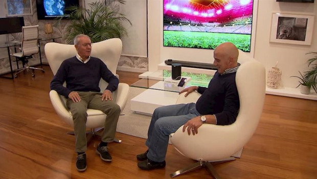 ep el periodista jose angel de la casa izquierda y el exfutbolista juan senor derecha analizan el