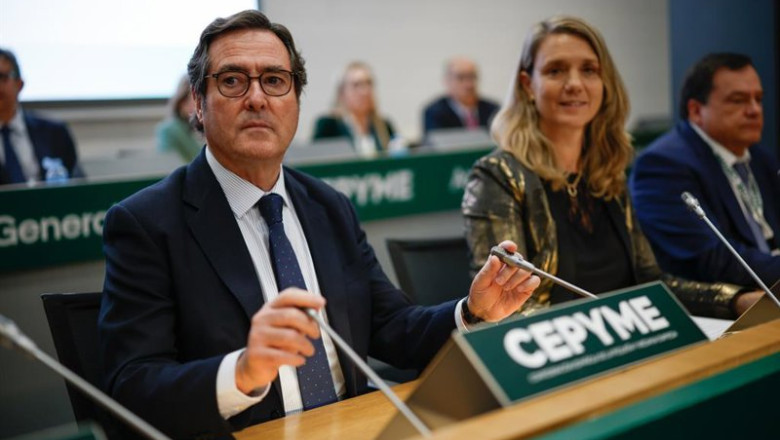 El presidente de CEOE, Antonio Garamendi, y la presidenta de Cepyme, Ángela de Miguel. | Alejandro Martínez Vélez - Europa Press ep el presidente de ceoe antonio garamendi y la presidenta de cepyme angela de miguel