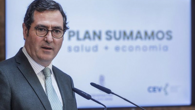 El presidente de la CEOE, Antonio Garamendi, interviene durante el acto de firma del acuerdo de colaboración entre la Generalitat, y las dos patronales, en Valencia, Comunidad Valenciana (España), a 10 de marzo de 2021. El acuerdo es sobre el desarrollo e | Rober Solsona - Europa Press ep el presidente de la ceoe antonio garamendi interviene durante el acto de firma del acuerdo de