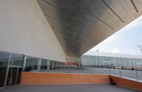 ep exterior de la fachada del palacio de congresos y exposiciones de sevilla