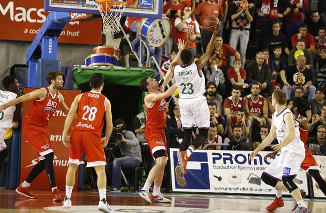 Jeff Brooks en el ICL Manresa- Unicaja | ACB PHOTO/J.ALBERCH ep jeff brooksicl manresa- unicaja