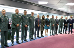 ep la directora general de la guardia civil visita centro de control de ree para conocer el sistema