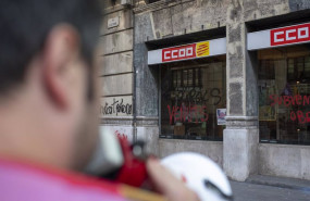 ep la fachada de una sede de ccoo en barcelona en una imagen de archivo