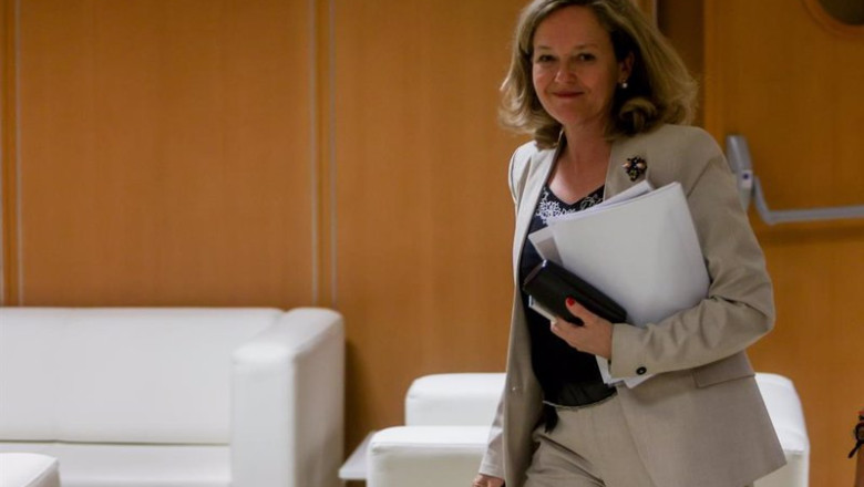 La vicepresidenta primera y ministra de Asuntos Económicos, Nadia Calviño, a su llegada a una rueda de prensa tras su reunión con el Consejo Asesor de Economía, en la sede del Ministerio, a 4 de julio de 2022, en Madrid (España). El objetivo de la reunión | Ricardo Rubio - Europa Press ep la vicepresidenta primera y ministra de asuntos economicos nadia calvino a su llegada a una rueda