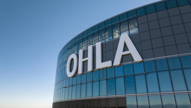 ep logo de ohla en lo alto de la torre espacio madrid