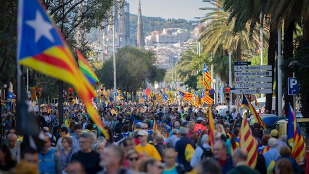ep manifestacion independentista en barcelona en rechazo a la sentencia del 1-o y para pedir la