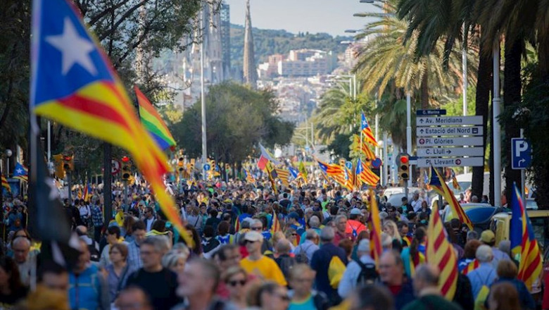 ep manifestacion independentista en barcelona en rechazo a la sentencia del 1-o y para pedir la