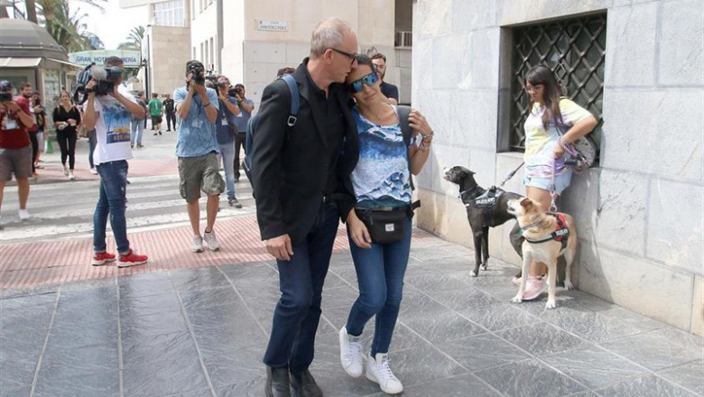 Patricia Ramírez (d), madre del niño Gabriel Cruz, llega a la Audiencia Provincial de Almería, en la segunda sesión del Juicio contra Ana Julia Quezada. | Rafael González - Europa Press ep patricia ramirez d madre del nino gabriel cruz llega a la audiencia provincial de almeria en la