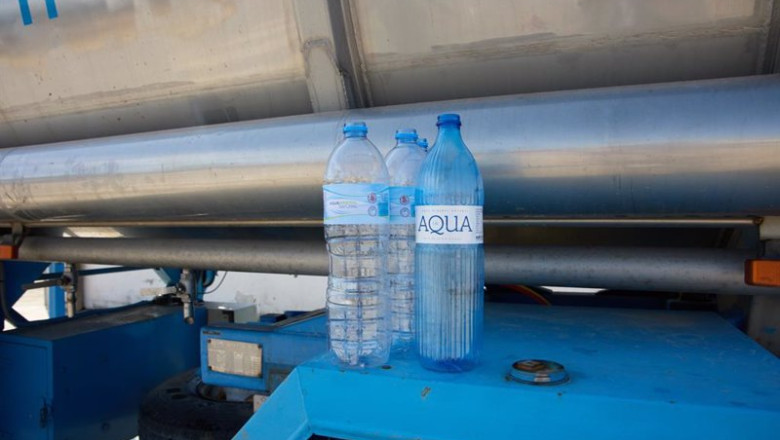 ep varias botellas con agua envasada ep varias botellas con agua envasada