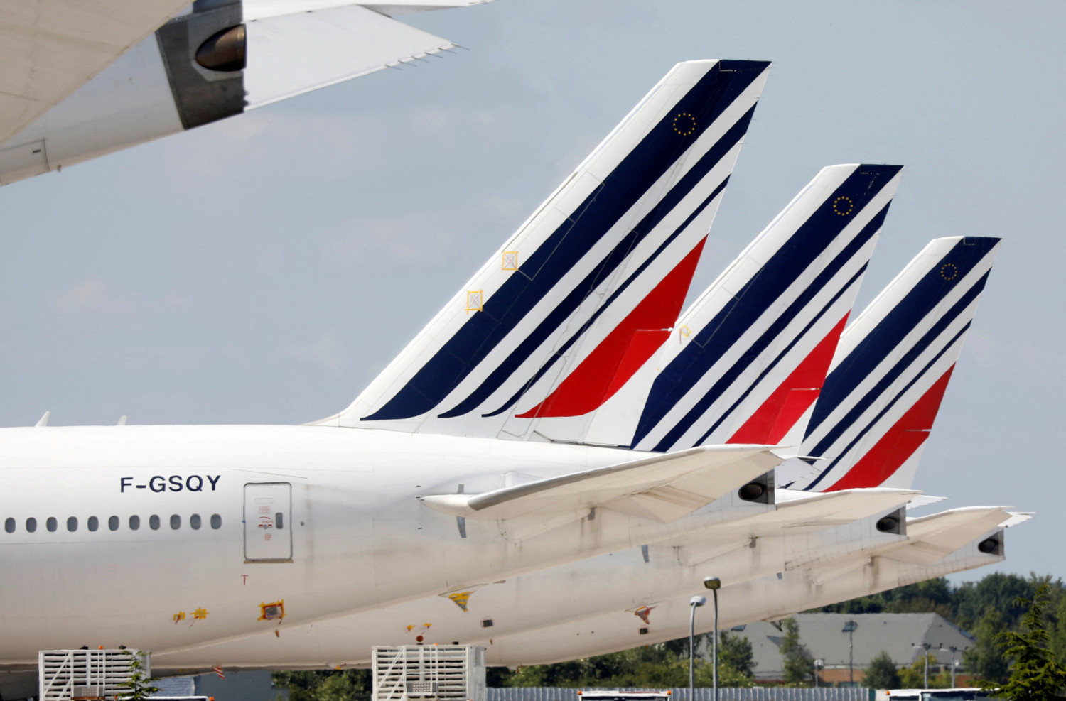 les boeing 777 d air france sur le tarmac de l aeroport de paris charles de gaulle 