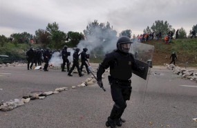 ep actuacion de los mossos desquadra en la ap-7 en salt girona durante el corte del tsunami