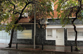 ep algunos locales reconvertidos en viviendas en el barrio de san diego en el distrito de puente de
