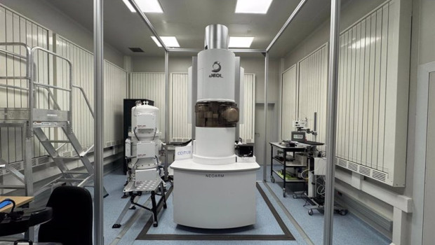 ep archivo   el nuevo microscopio en las instalaciones del parc cientific de barcelona