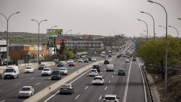 ep archivo   trafico de coches en una autovia